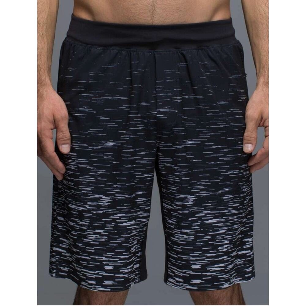 Lululemon Mens Assert Short Gondola Stripe Black White Large M7710S